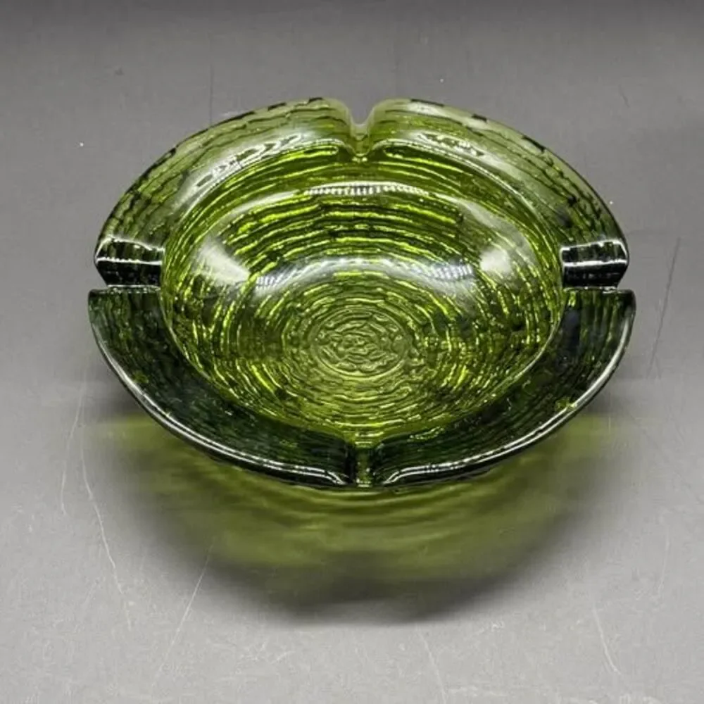 Vintage MCM Anchor Hocking Soreno Avocado Green Textured Glass Ashtray 6.25”